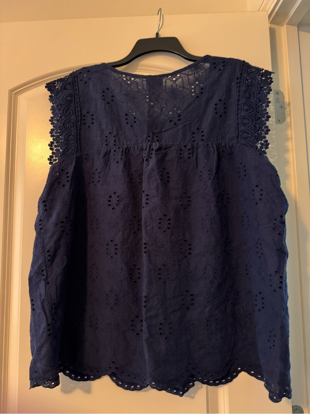 Knox Rose Navy Eyelet Lace Trim Sleeveless Top - Picture 5 of 8